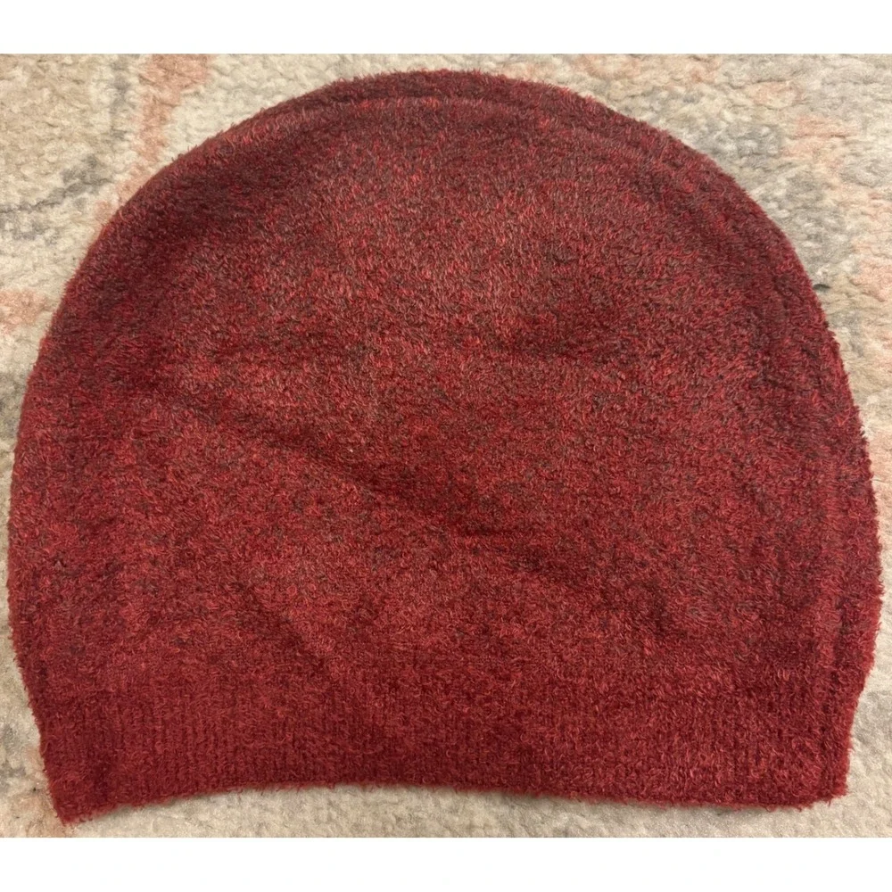 NWT Barefoot Dreams CozyChic Lite Confetti Beanie Crimson Rosewood‎